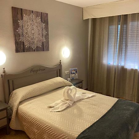 Virgen Del Rocio II Hotel Torremolinos Buitenkant foto