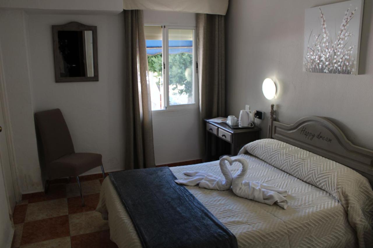 Virgen Del Rocio II Hotel Torremolinos Buitenkant foto
