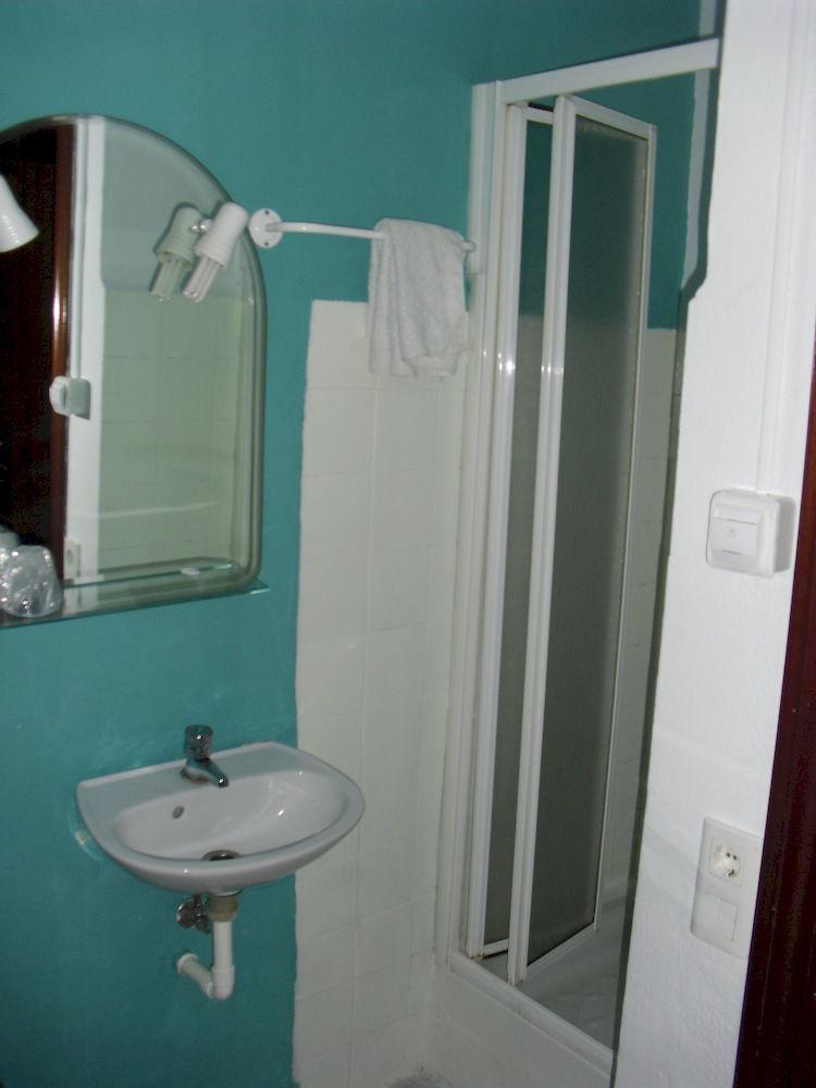 Virgen Del Rocio II Hotel Torremolinos Buitenkant foto
