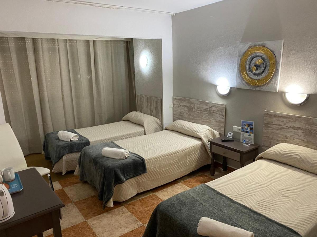 Virgen Del Rocio II Hotel Torremolinos Buitenkant foto