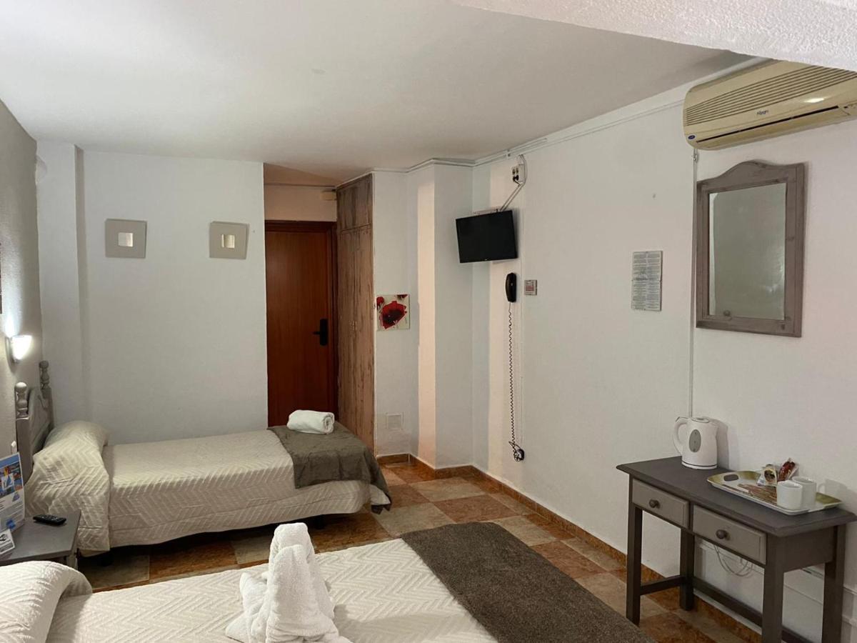 Virgen Del Rocio II Hotel Torremolinos Buitenkant foto