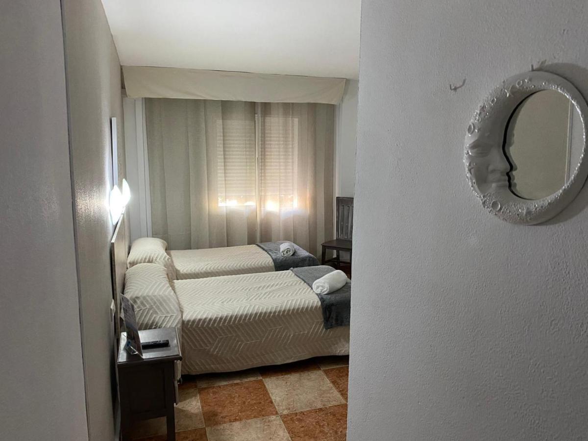 Virgen Del Rocio II Hotel Torremolinos Buitenkant foto