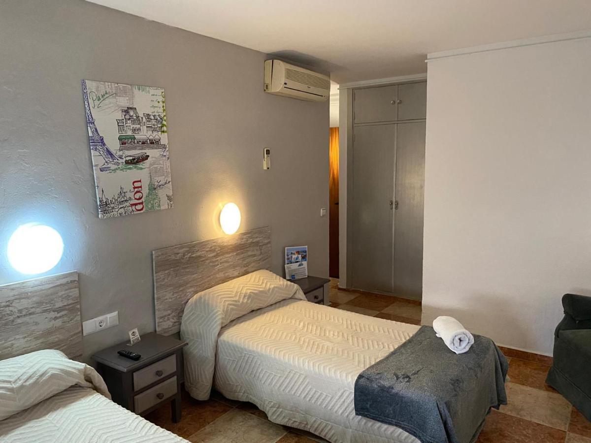 Virgen Del Rocio II Hotel Torremolinos Buitenkant foto