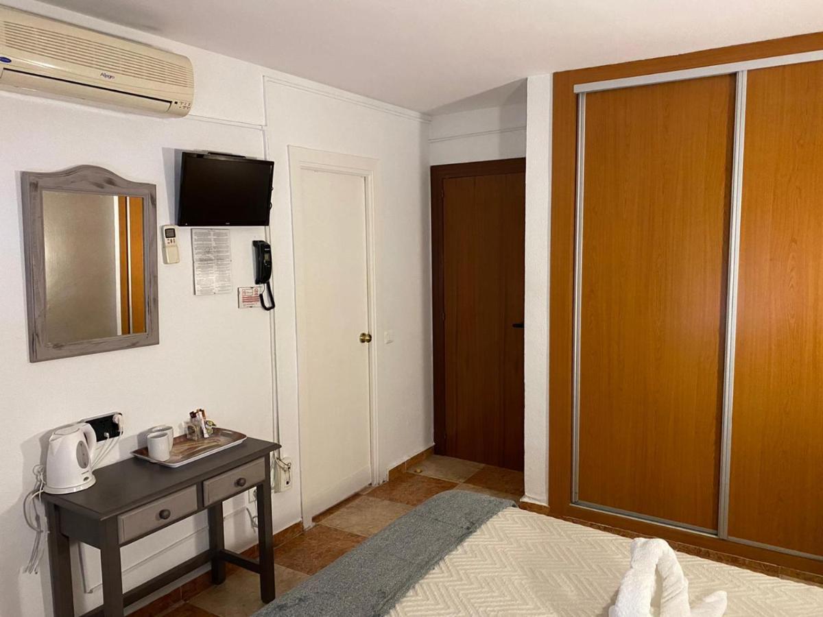 Virgen Del Rocio II Hotel Torremolinos Buitenkant foto
