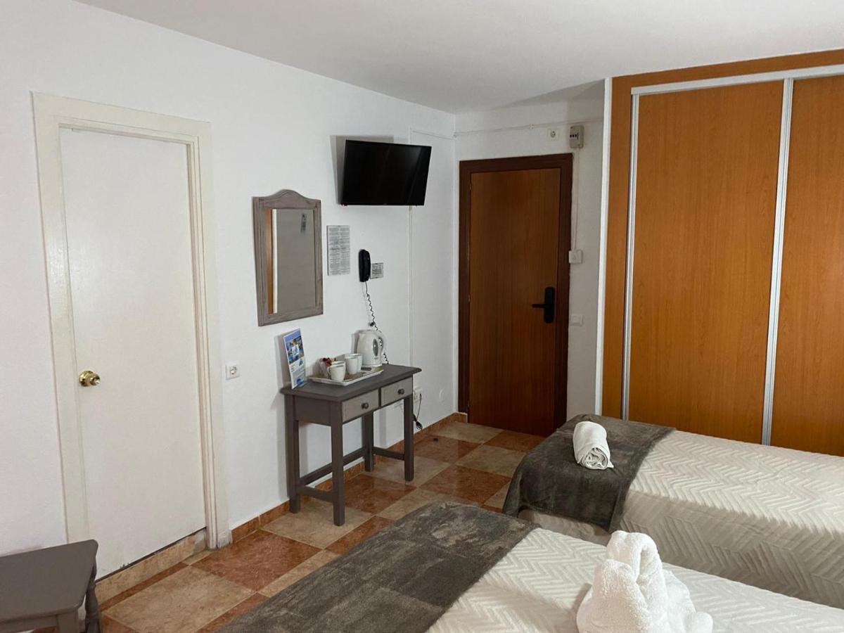 Virgen Del Rocio II Hotel Torremolinos Buitenkant foto